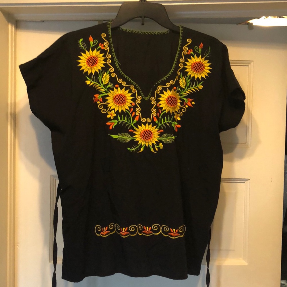 Beautiful embroidered artisan Mexican top. Used
